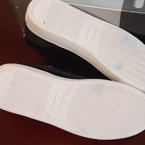 NWT Fila Velvet size 8 - Picture 3 of 5